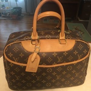 Authentic Louis Vuitton Deauville